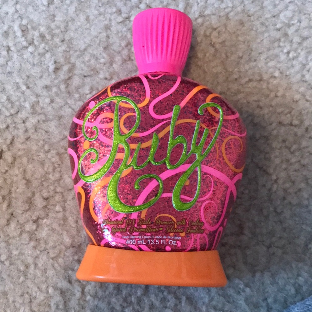 Ruby Tingle Tanning lotion!